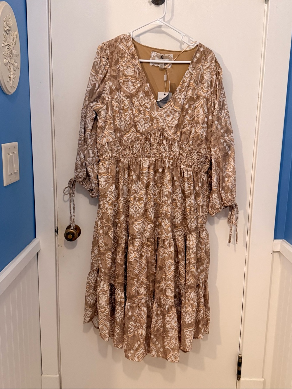 NWT Cupio Smocked V Neck Boho Peasant Dress Women’s X-Large Tan $129 Body Lined